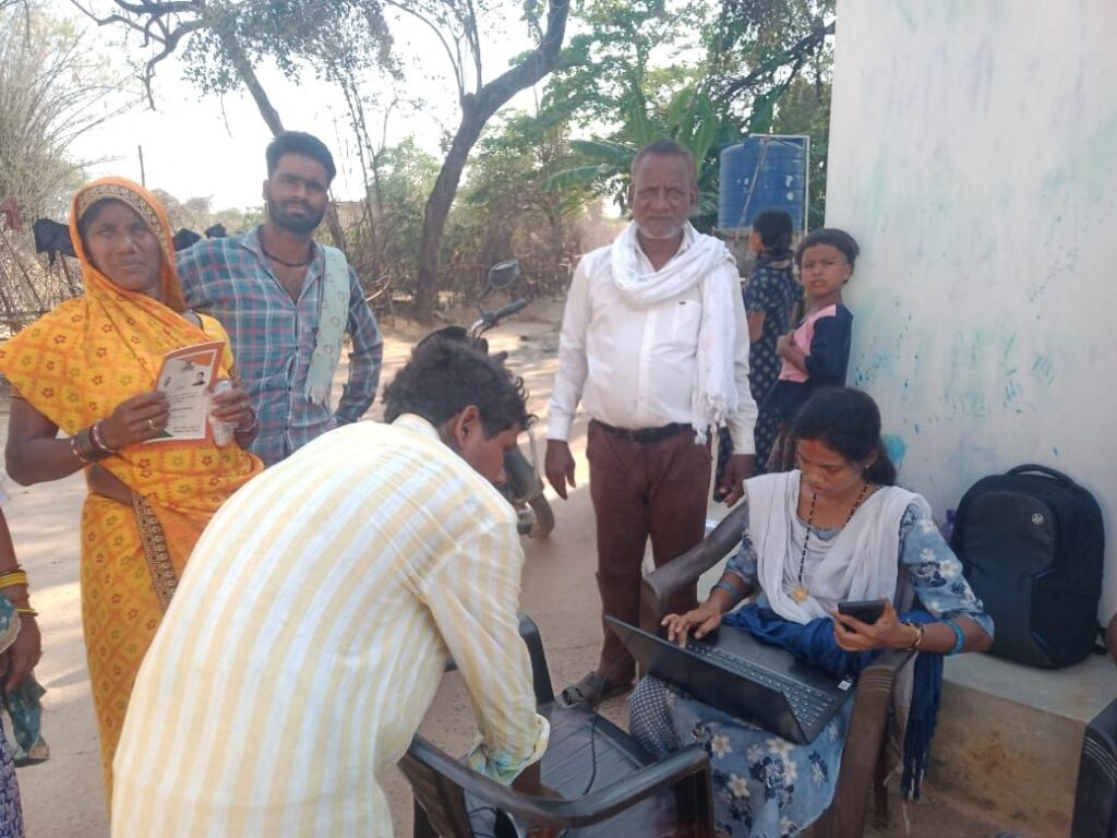 kshititech सक्ती नगर के "अबूझमाड़" ठाकुरमुड़ा में स्वास्थ्य विभाग की विशेष पहल, पालिका अध्यक्ष की तत्परता से आयुष्मान कार्ड शिविर आयोजित